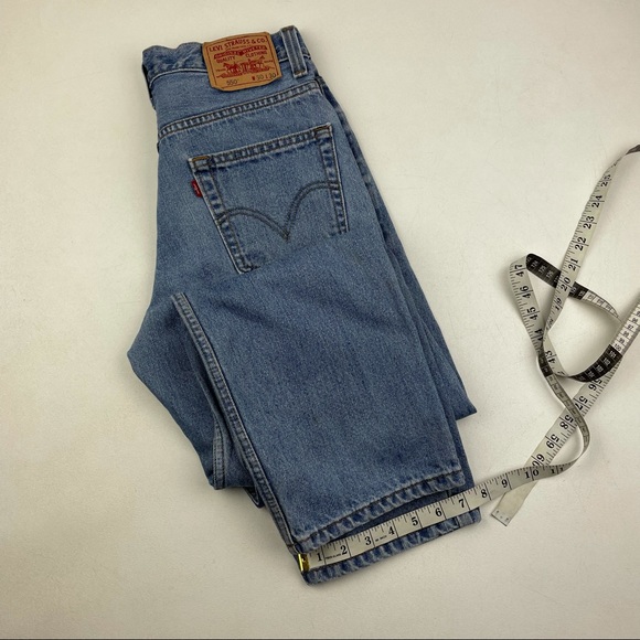 Vintage Levi’s 550 High Waist wedgie fit Jeans - Picture 7 of 8